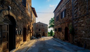 Ραντικόντολι: Η μικρή πόλη στην Τοσκάνη που δίνει έως 20.000 ευρώ σε όσους αγοράσουν σπίτι