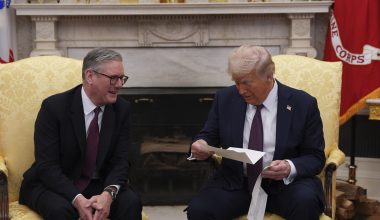 Τηλεφωνική επικοινωνία Κ.Στάρμερ με τον Ν.Τραμπ για την Ουκρανία