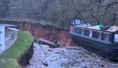 Αγγλία: Τεράστια καταβόθρα κατάπιε κανάλι – Απίστευτο βίντεο