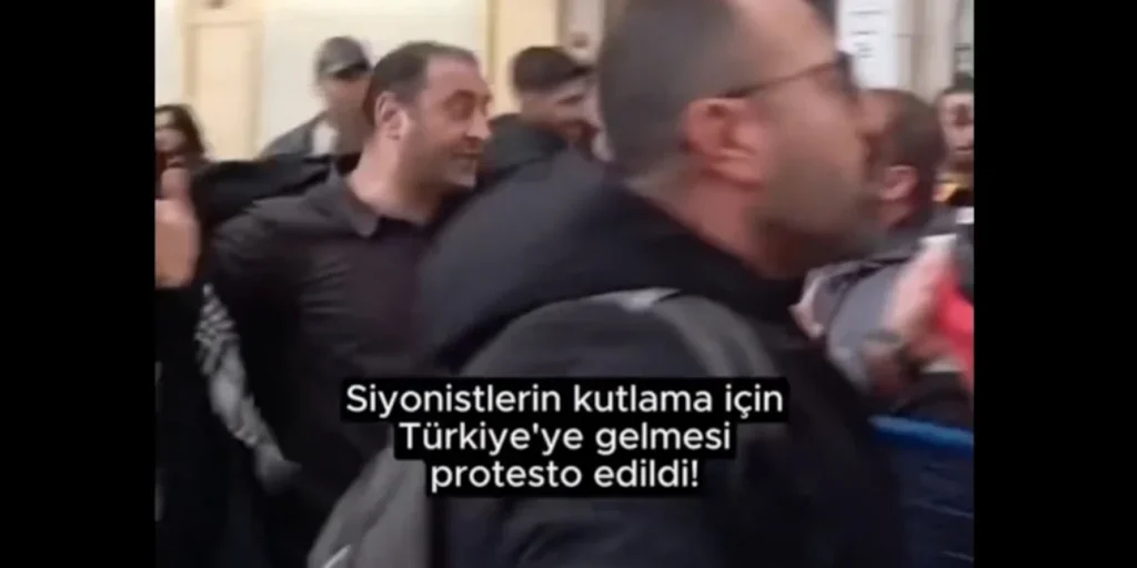 Τουρκία: H στιγμή που ομάδα Εβραίων δέχεται άγρια επίθεση στην Κωνσταντινούπολη – Δείτε βίντεο