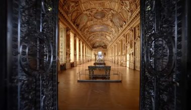 Νέα στοιχεία για τη ληστεία στο Λούβρο – Η λεία εκτιμάται στα 88 εκατομμύρια ευρώ