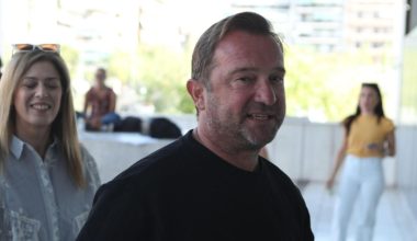 Ν.Πλακιάς κατά Α.Γεωργιάδη: «Αν τα βρούμε με την Μ.Καρυστιανού το πιο πιθανό είναι να γίνεις ξανά τηλεβιβλιοπώλης»!