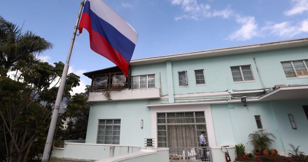 Οι Ρώσοι εκκενώνουν τις οικογένειες των διπλωματικών αποστολών στην Βενεζουέλα