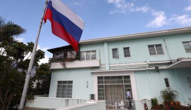 Οι Ρώσοι εκκενώνουν τις οικογένειες των διπλωματικών αποστολών στην Βενεζουέλα