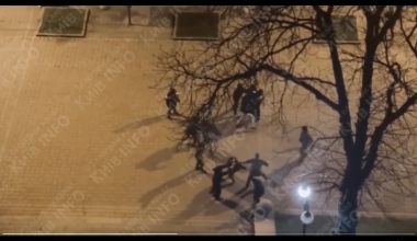 Βίντεο: Ένοπλη αντιπαράθεση μεταξύ μισθοφόρων και Ουκρανών στρατιωτών στο Κίεβο!