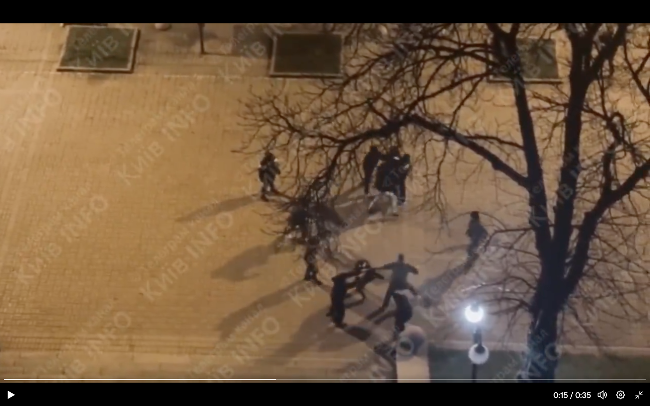 Βίντεο: Ένοπλη αντιπαράθεση μεταξύ μισθοφόρων και Ουκρανών στρατιωτών στο Κίεβο!