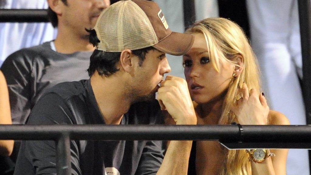 Ενρίκε Ιγκλέσιας και Άννα Κουρνίκοβα: Έγιναν γονείς για τέταρτη φορά