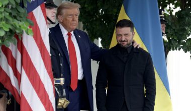 Ο Β.Ζελένσκι δηλώνει πάλι ότι «τα βρήκε» με τον Ν.Τραμπ για να τελειώσει ο πόλεμος – Την Ρωσία την ρώτησε;