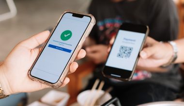 IRIS: Διπλασιάζεται από τις 15 Ιανουαρίου το ημερήσιο όριο μεταφοράς χρημάτων