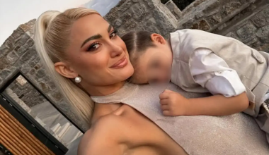 Ι.Τούνη: «Τα Χριστούγεννα θα τα περάσουμε μαζί με τον Πάρη – Θα πούμε και τα κάλαντα ελπίζω» (βίντεο)