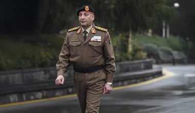 Αυτός ήταν ο Λίβυος στρατηγός Αλ Χαντάντ, που σκοτώθηκε στο αεροπορικό δυστύχημα