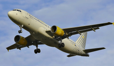 Αναγκαστική προσγείωση Airbus A320 της Vueling στη Γαλλία λόγω τεχνικού προβλήματος