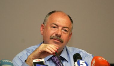 Οι γαλλικές αρχές κατάσχεσαν χρυσά ρολόγια και μετρητά από πρώην γενικό εισαγγελέα της Ουκρανίας