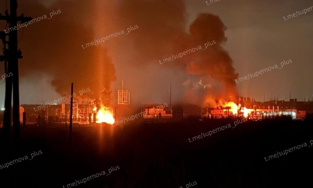 Οι Ουκρανοί κτύπησαν ρωσικό εργοστάσιο συνθετικού καουτσούκ στην Τούλα (βίντεο)