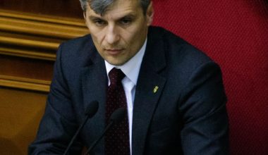 Ουκρανός βουλευτής κατά ρωσόφωνων: «Πρέπει να στερούνται εκπαίδευσης και απασχόλησης ή να διώκονται»!