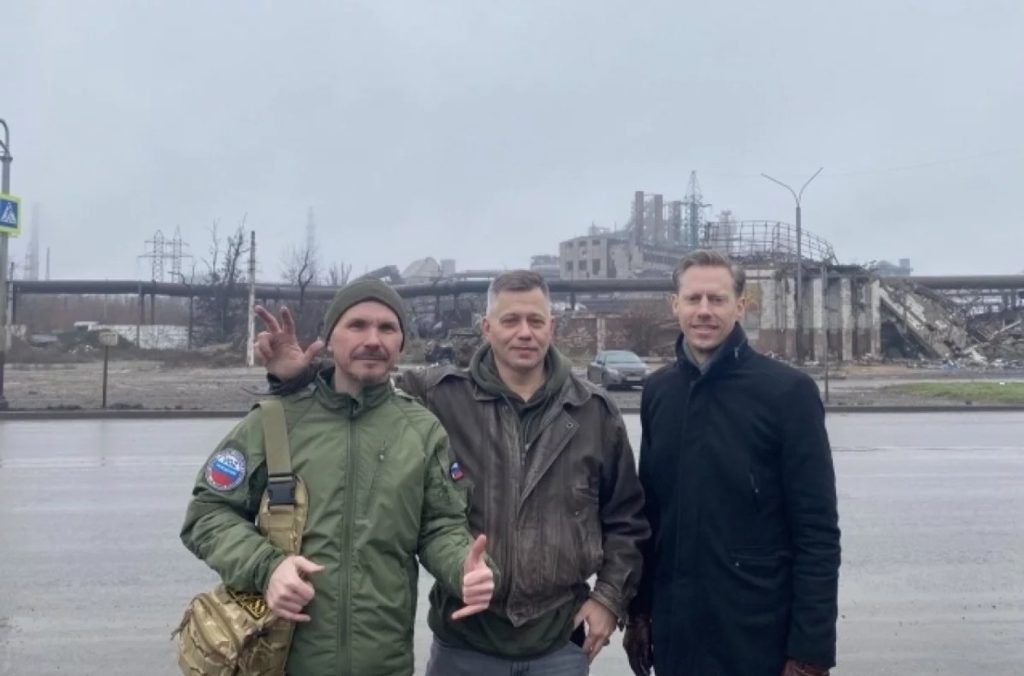 Ο γιος του πρώην συμβούλου του Πενταγώνου Ν.ΜακΓκρέγκορ επισκέφθηκε το Ντόνετσκ και τη Μαριούπολη (φωτο)