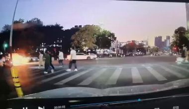 Βίντεο: Ηλεκτρικό ποδήλατο στην Κίνα άρπαξε φωτιά και ο νεαρός αναβάτης «τυλίχθηκε» στις φλόγες