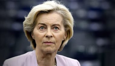 Σε σοκ η φον ντερ Λάιεν  μετά την απόφαση των ΗΠΑ για ταξιδιωτικούς περιορισμούς σε 5 Ευρωπαίους αξιωματούχους