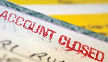 Οι γερμανικές τράπεζες «εξαφανίζουν» τους λογαριασμούς του AfD, του DFK και όσων αντιδρούν στις πολιτικές Μερτς!