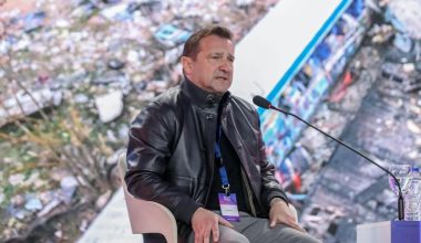 Ν.Πλακιάς για Hellenic Train: «Η ευχετήρια κάρτα της εταιρίας που σκότωσε 57 αθώους» (φώτο)