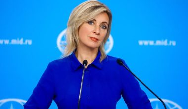 Βίντεο: Ο Β.Πούτιν απένειμε στην Μ.Ζαχάροβα το «Τάγμα της Αξίας για την Πατρίδα»