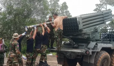 Βίντεο: Κινεζικό MLRS Type 90B εξερράγη σκοτώνοντας 8 Καμποντιανούς στρατιώτες