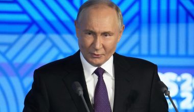 B.Πούτιν σε Ρώσους επιχειρηματίες: «Συζητήσιμες οι παραχωρήσεις κάποιων εδαφών – Το Ντονμπάς είναι αδιαπραγμάτευτο»