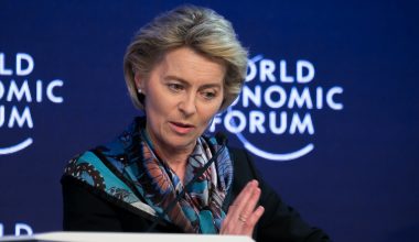 Ούρσουλα φον ντερ Λάιεν: «Η ελευθερία του λόγου είναι ένας ιός και η λογοκρισία το εμβόλιο»