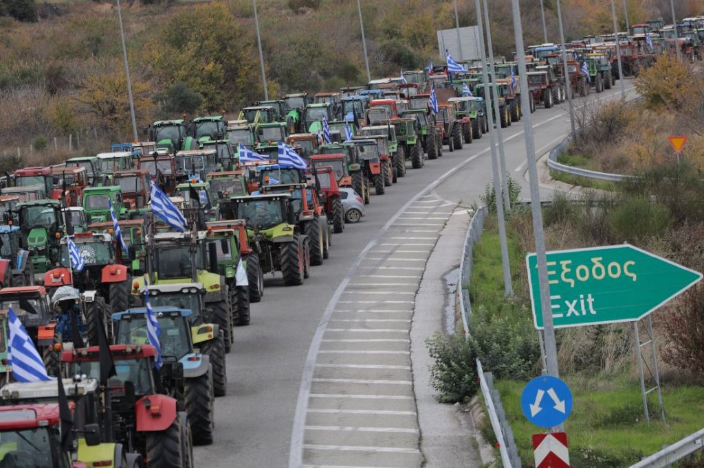 Εκπρόσωποι των αγροτών της Κορινθίας παρέδωσαν φάκελο με αιτήματα στον Κ.Τσιάρα