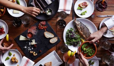 Από το πικάντικο μέχρι το «λειτουργικό»: Οι έξι τάσεις στο φαγητό που θα καθορίσουν τη νέα χρονιά