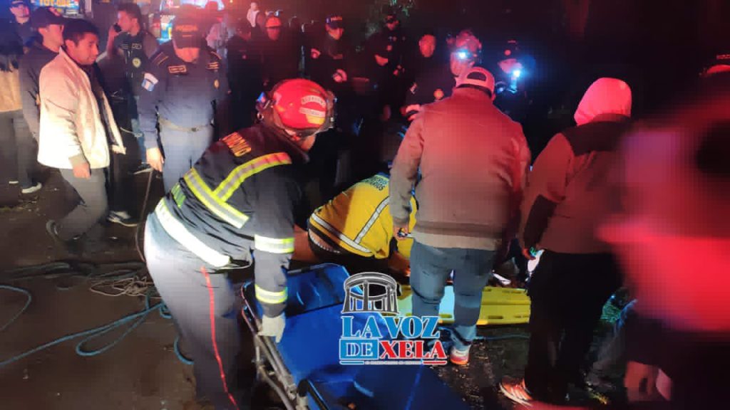 Γουατεμάλα: Τουλάχιστον 15 νεκροί και 19 τραυματίες από πτώση λεωφορείου σε φαράγγι (φώτο)