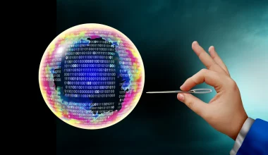 Μάικλ Μπέρι: Προέβλεψε την «φούσκα» του 2008 και τώρα προβλέπει το «σκάσιμο» της ΑΙ