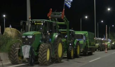 Πάτρα: Αγρότες και κτηνοτρόφοι απέκλεισαν εκ νέου τον κόμβο της Εγλυκάδας