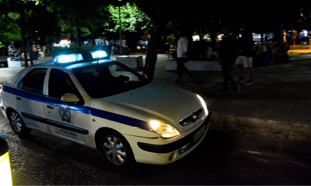 Αγρίνιο: Θύμα άγριου ξυλοδαρμού έπεσε 17χρονος από ομάδα κουκουλοφόρων έξω από κέντρο διασκέδασης