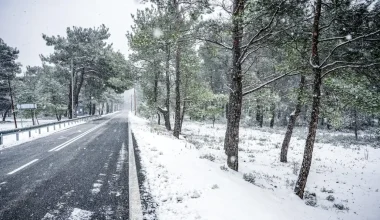Καιρός: Πτώση της θερμοκρασίας και ισχυροί άνεμοι τις επόμενες μέρες – Χιονοπτώσεις στις κορυφές της Πάρνηθας