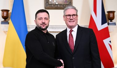 Τηλεφωνική επικοινωνία Β.Ζελένσκι με τον Κ.Στάρμερ: Tι συζήτησαν