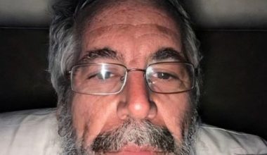 Τζέφρι Έπστιν: Τον… είδαν να κυκλοφορεί κάπου στην Ελλάδα