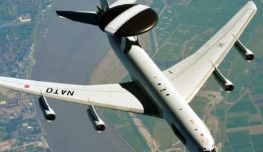 Το ΝΑΤΟ αναπτύσσει αεροσκάφη ΑWACS στα σύνορα Πολωνίας – Ρωσίας