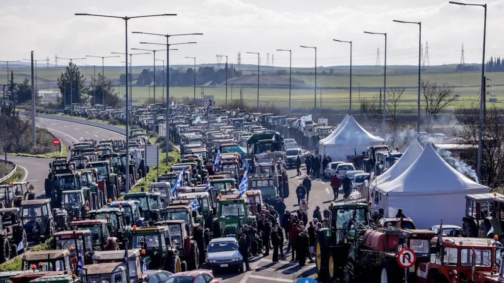 Διαψεύδει το μπλόκο των Ευζώνων τη συμμετοχή του στη «σύσκεψη των 18»: «Να πηγαίνουν με το όνομά τους»