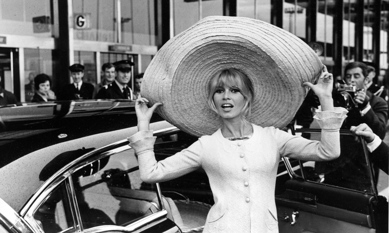 Μ.Μπαρντό: Η «θυελλώδης» ερωτική ζωή της Γαλλίδας ηθοποιού – Οι τέσσερις γάμοι και οι εραστές