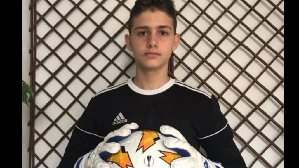 Ηράκλειο: Θρήνος για τον 18χρονο ποδοσφαιριστή – Δεν κατάφερε να μείνει στη ζωή μετά την παράσυρση