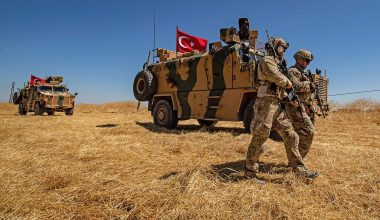 H Toυρκία αναπτύσσει βαρύ στρατιωτικό εξοπλισμό στο Χαλέπι: Δείτε βίντεο