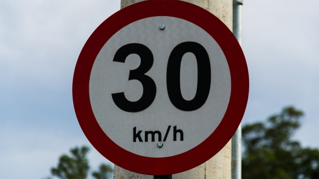 Αλλάζουν από 1η Ιανουαρίου τα όρια ταχύτητας στους δρόμους – «Τσουχτερά» τα πρόστιμα