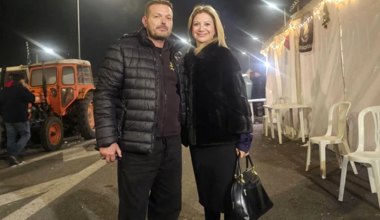 Η Μαρία Καρυστιανού επισκέφθηκε το αγροτικό μπλόκο της Νίκαιας