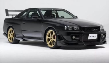 Μοιάζει με «απλό» Nissan R34 GT-R, αλλά θα ξεπεράσει τα 500 χιλιάρικα