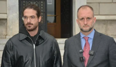 Α.Μουγκοπέτρος: Ξανά στα δικαστήρια της Τρίπολης ο μουσικός μετά τη μήνυση σε βάρος του για ενδοοικογενειακή απειλή