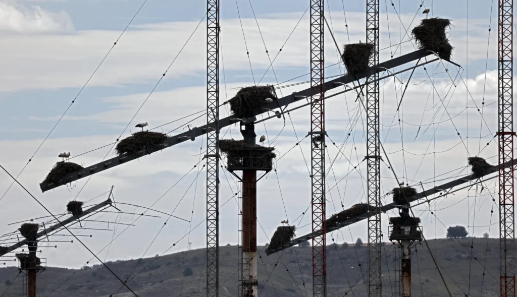 ΕΚΤΑΚΤΟ: Πένθιμη μουσική από τον ρωσικό «ραδιοσταθμό της Αποκάλυψης» όπως όταν πέθαιναν οι Σοβιετικοί ηγέτες!