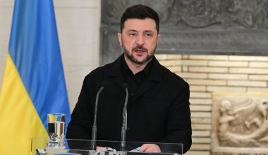 Β.Ζελένσκι: «Δεν μπορούμε να κερδίσουμε τον πόλεμο με τη Ρωσία χωρίς τη στήριξη των ΗΠΑ» (βίντεο)