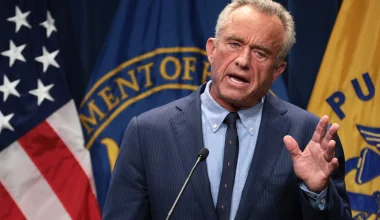 Γιατί η γρίπη «θερίζει»: Αποκαλύψεις για φαρμακευτικά σκευάσματα δήθεν πρόληψης από τον υπουργό Υγείας των ΗΠΑ