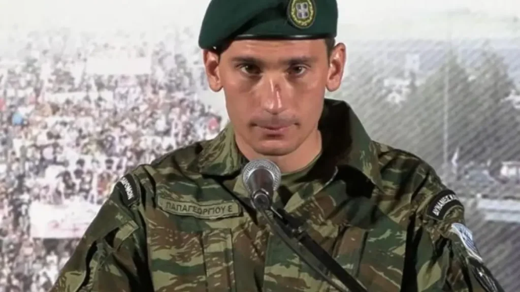 Φυλάκιση 25 ημερών και αποπομπή από τις Ειδικές Δυνάμεις για τον στρατιώτη που μίλησε σε συγκέντρωση στο Σύνταγμα